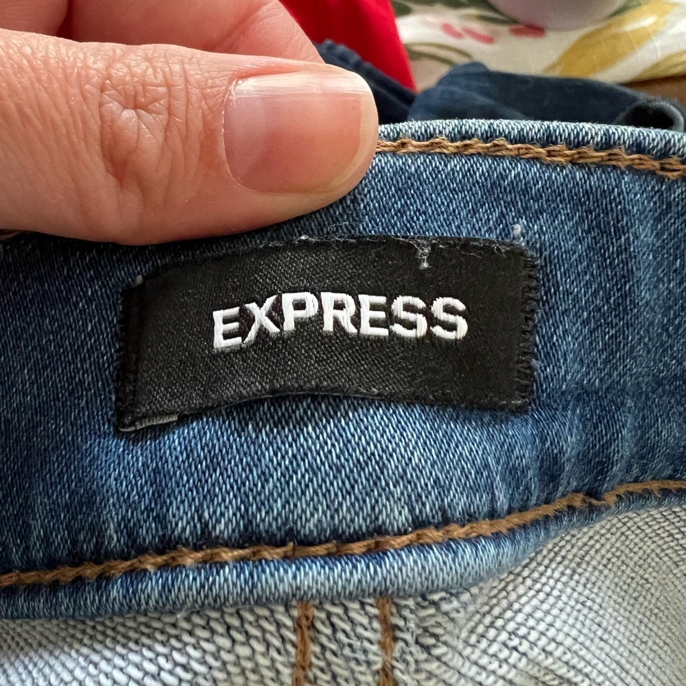 Express Skinny High Rise Jeans - Picture 3 of 5